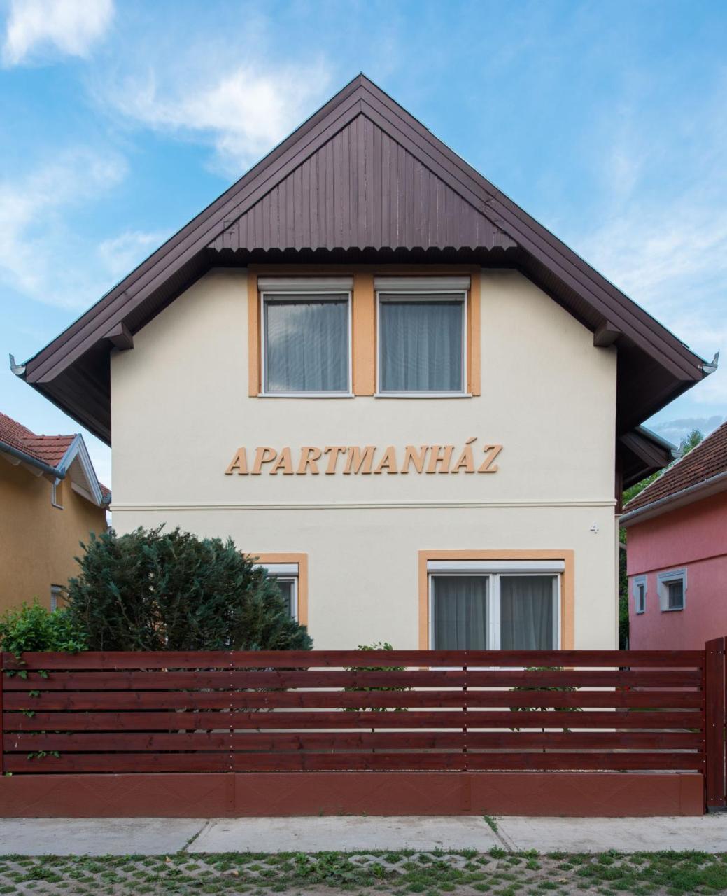 Hajdu Apartman 3. Hajdúszoboszló المظهر الخارجي الصورة